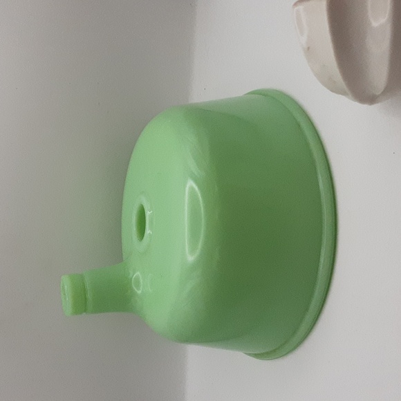 Vintage Jadite Mixer/Juicer Attachment for old Electric mixers - Picture 9 of 10